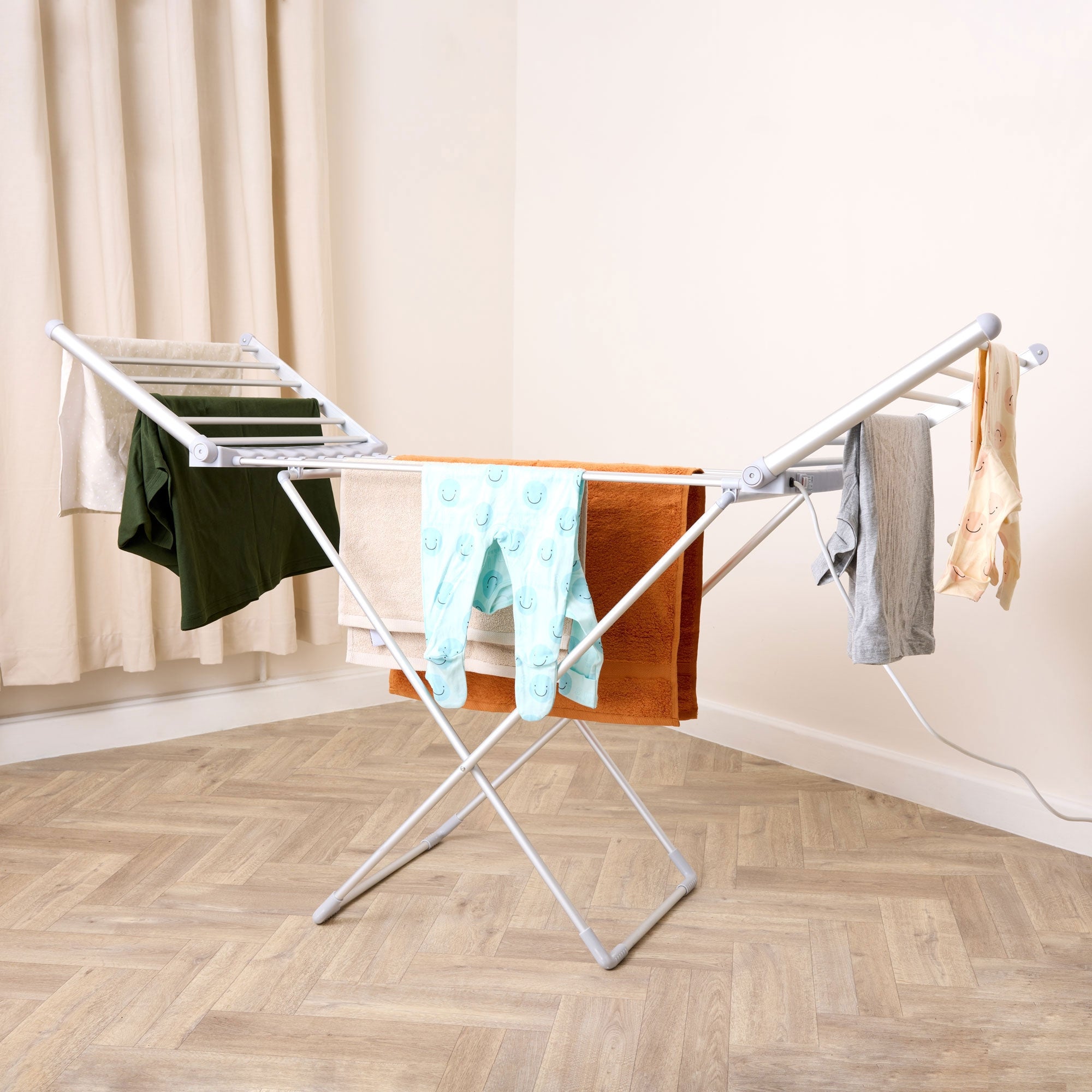 Rediffusion Winged Heated Clothes Airer with Cover